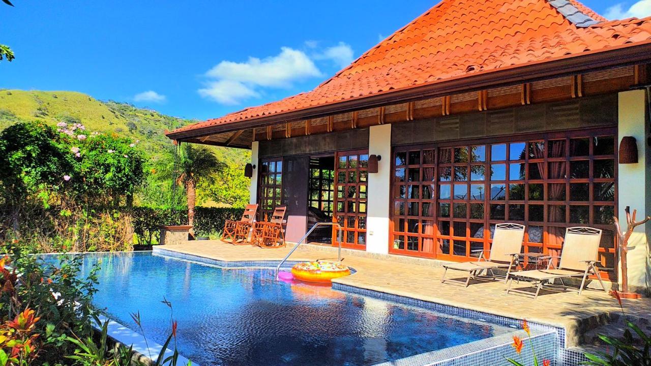 Tropical Balinese Villa Atenas Escobal Bagian luar foto